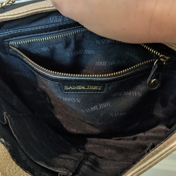 Sam & Libby gold crossbody bow purse - Picture 4 of 9